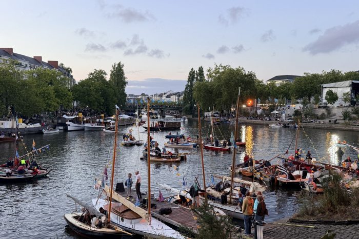 l'ensemble de la flottille à l'arrivée à Nantes